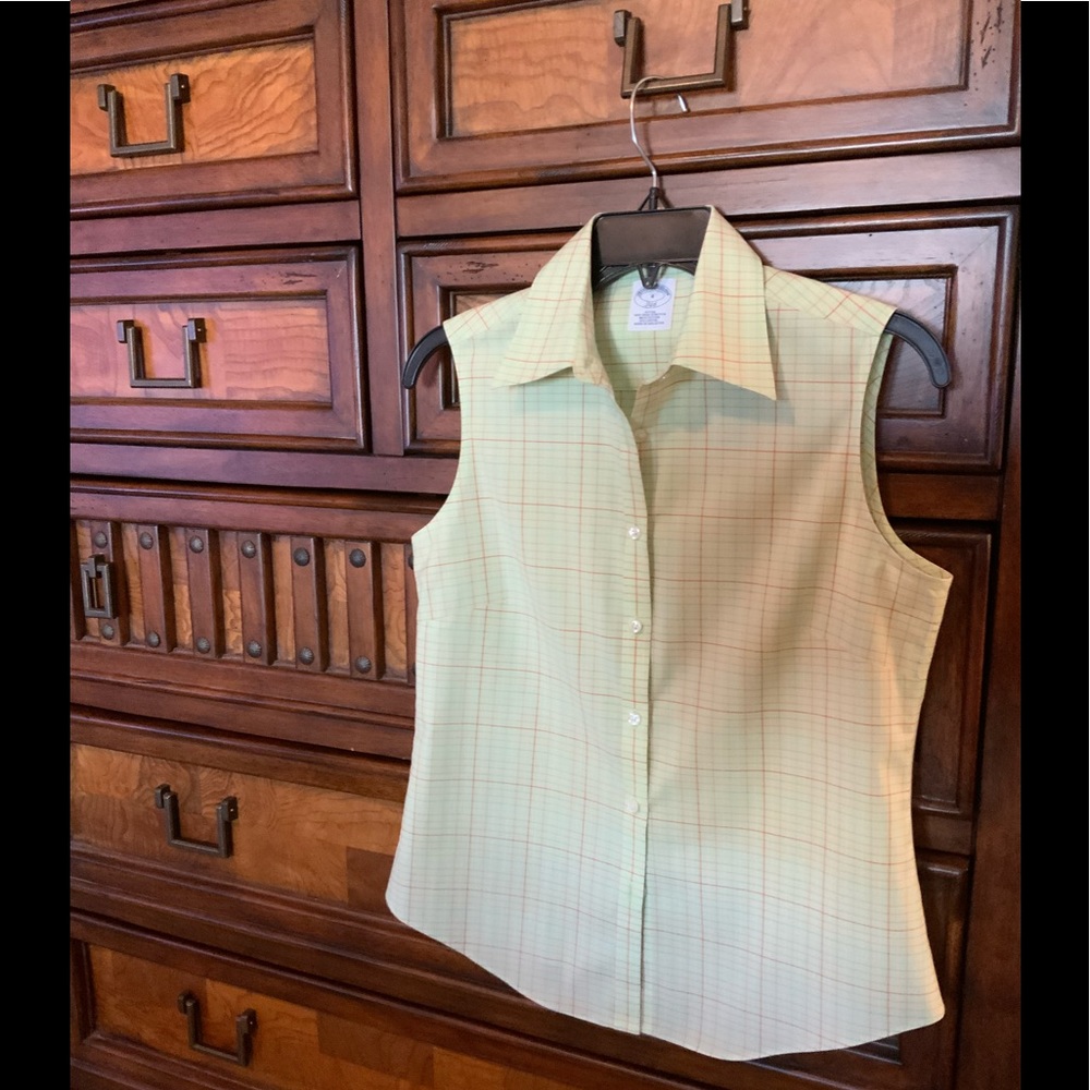 Women’s Brooks Brothers Non-Iron Fitted Sleeveless Dress Shirt, Sz 4